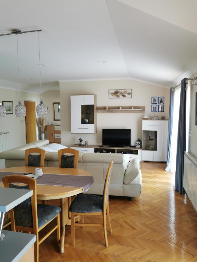 Apartament Tutina *