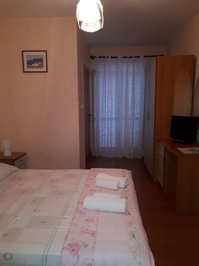 Tutina Apartament *